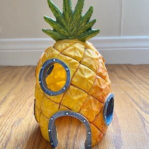 Penn Plax SpongeBob Squarepants Pineapple House with Swim Holes Aquatic Decor